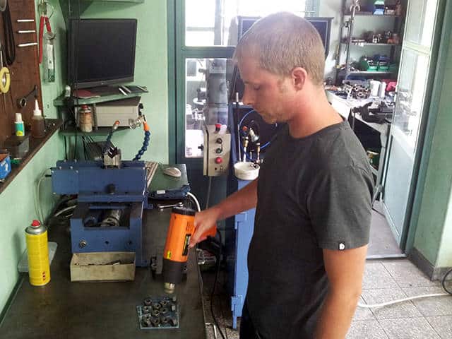 heat-gunning-the-case