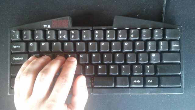 Hand posture when invoking Alt+Tab via Mod+D